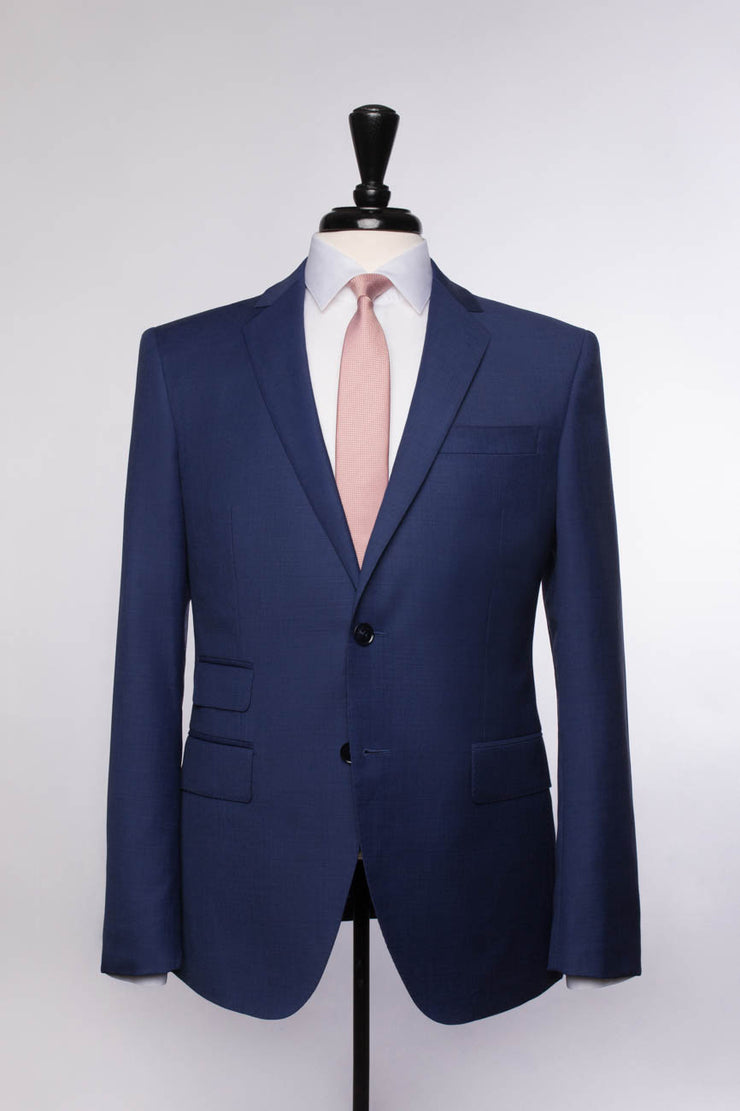 Suit: C3